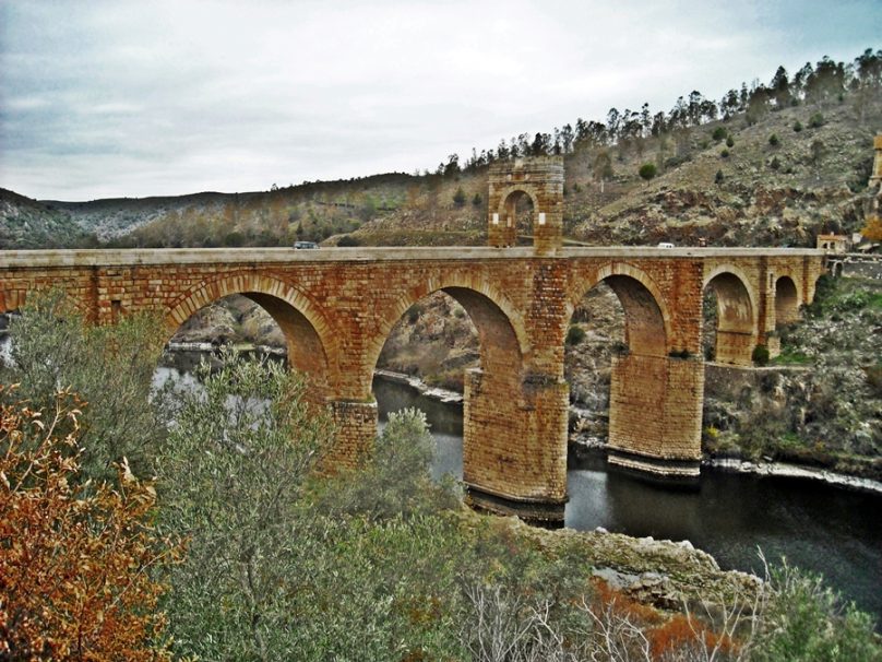 <em>El Puente de la Espada</em>