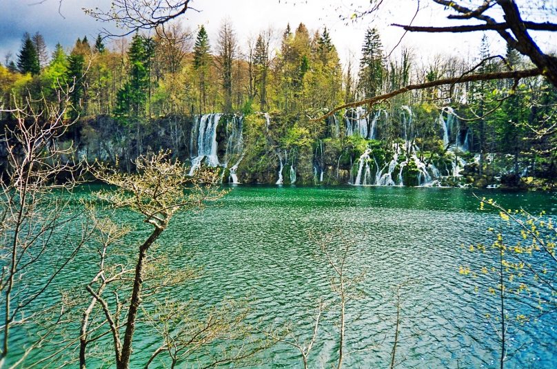 Lagos, cascadas y horror