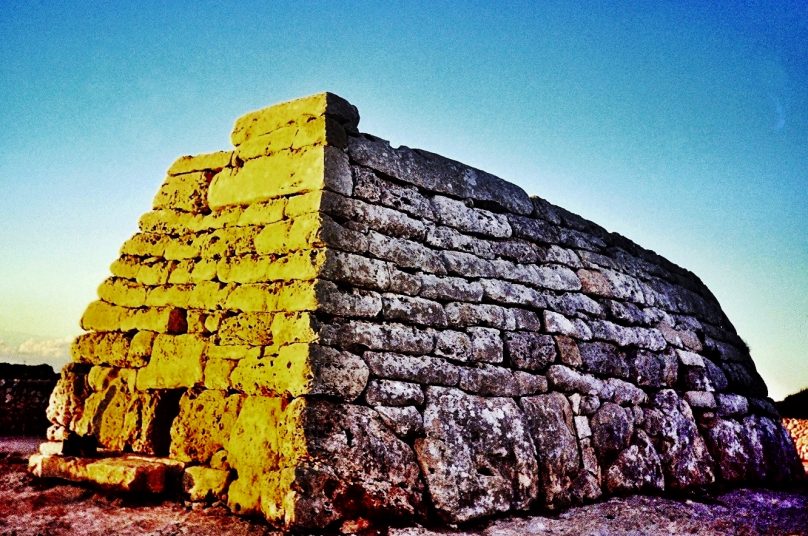 Naveta des Tudons (Municipio de Ciudadela, Islas Baleares)