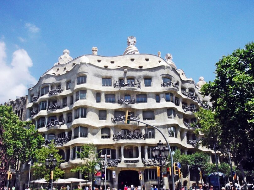 Casa Milà (Barcelona, Cataluña)