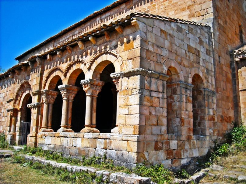 Ermita de San Cristóbal (Canales de la Sierra, La Rioja)