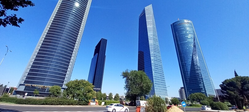 12+1 edificios contemporáneos nada extemporáneos