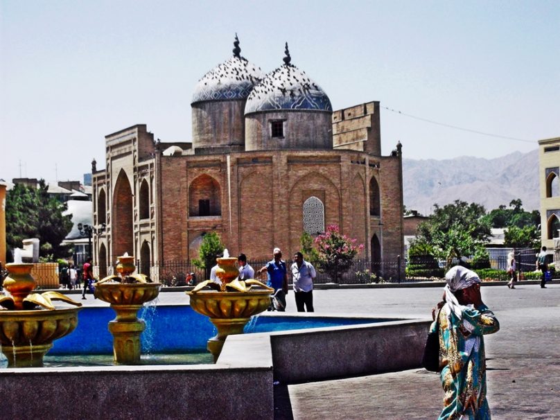 Plaza de Registán (Khujand, Tayikistán)