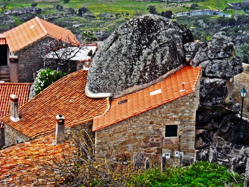 Monsanto (Distrito de Castelo Branco, Portugal)