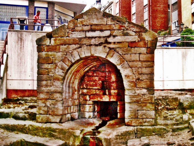 Fuente de Foncalada (Oviedo, Principado de Asturias)