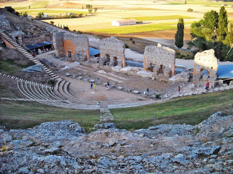 Teatro de Clunia Sulpicia (Municipio de Huerta de Rey, Castilla y León)