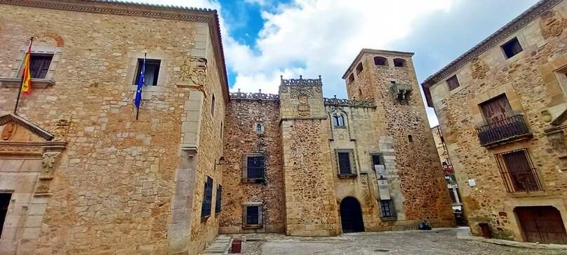 Palacio de los Golfines de Abajo (Cáceres, Extremadura)