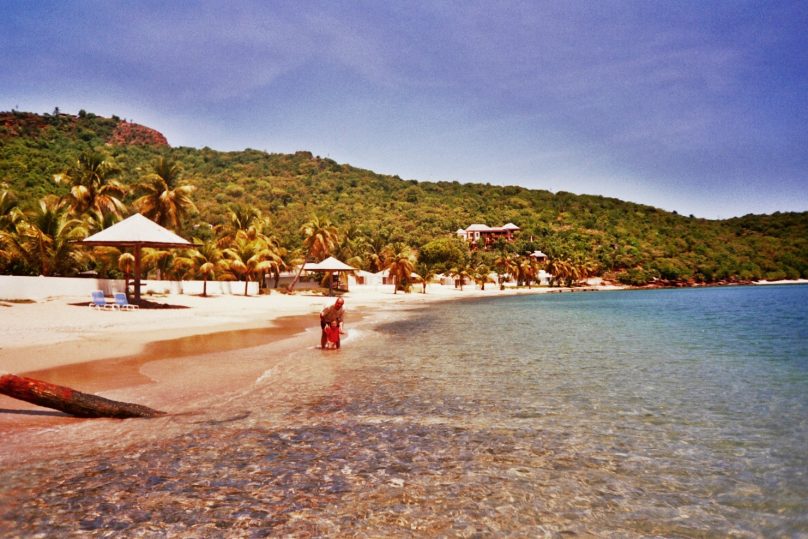 Galleon Beach (Parroquia de Saint Paul, Antigua y Barbuda)