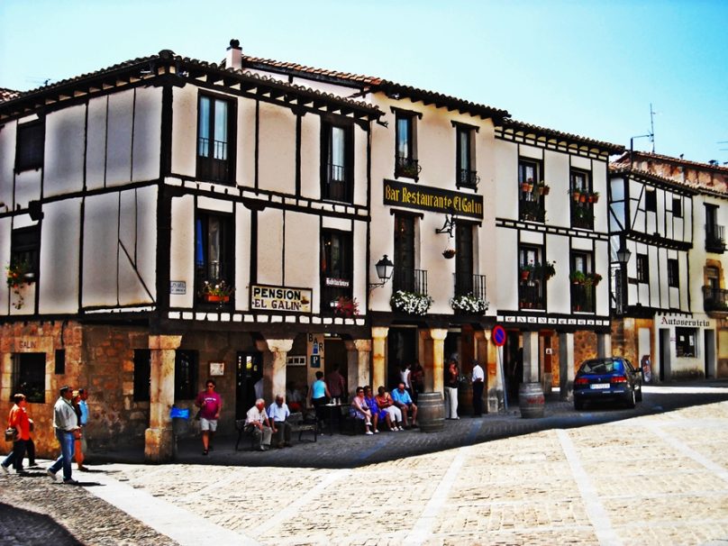 Plaza de Doña Urraca (Covarrubias, Castilla y León)