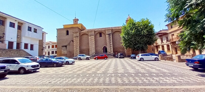 PlazadelaConstitucionValenciadeAlcantara_09