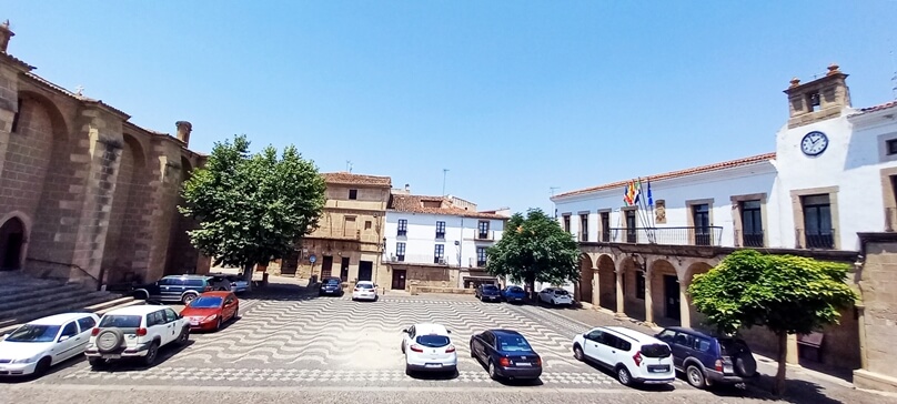 PlazadelaConstitucionValenciadeAlcantara_11