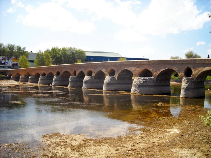 Puente Shahrestan (Isfahán, Irán)