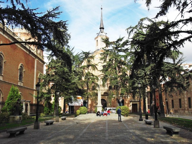 Plaza de las Bernardas (Alcalá de Henares, Comunidad de Madrid)