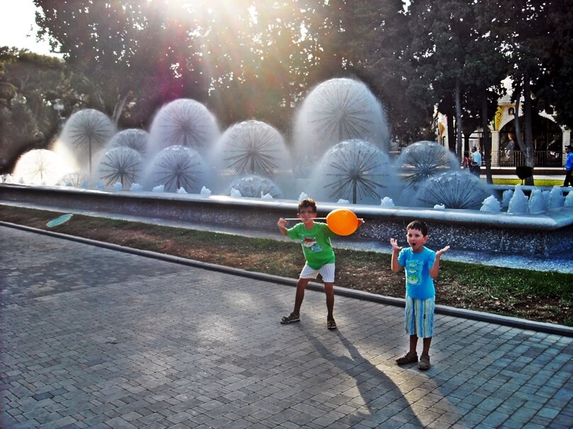 Fuentes de Fəvvarələr meydanı (Bakú, Azerbaiyán)