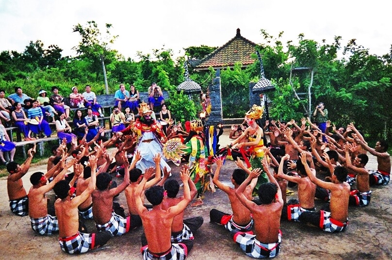 Danzas balinesas (Subdistrito de Bali, Indonesia)