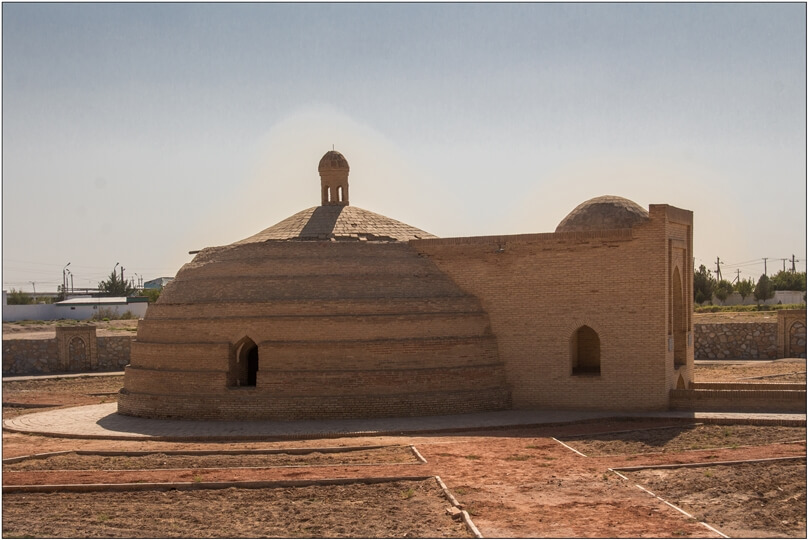 Caravanserai_Rabati_Malik