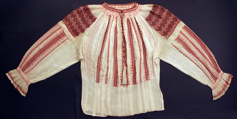 <em>Altiţă</em>