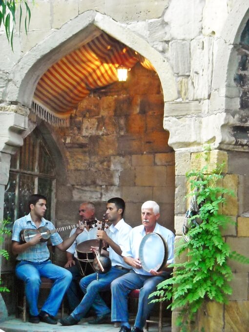 Práctica musical del <em>kamanché</em> (Azerbaiyán)