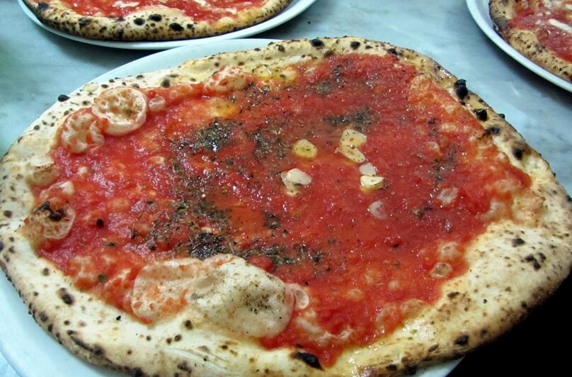Pizza napolitana (Nápoles, Italia)